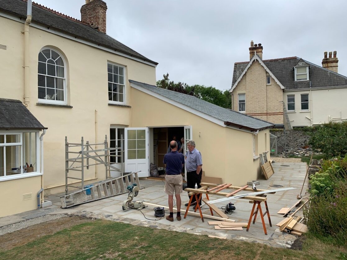Extension blends with Listed Building I Peregrine Mears Architects