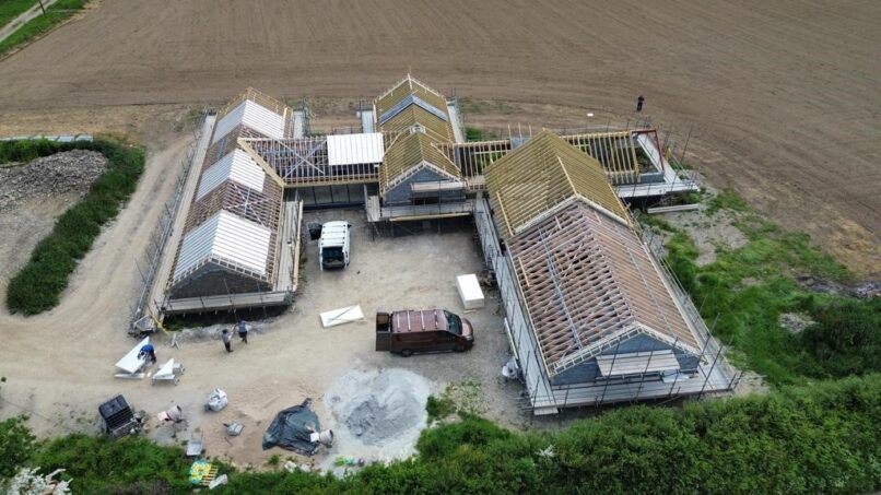Large Devon new build taking shape I Peregrine Mears Architects