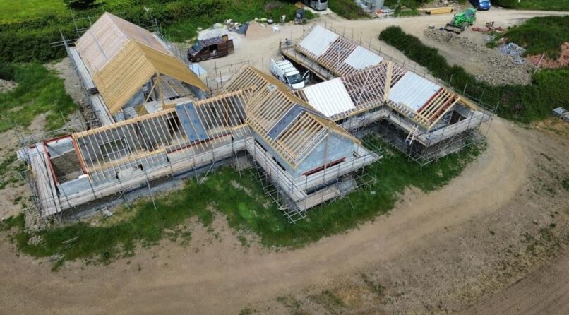 Large Devon new build taking shape I Peregrine Mears Architects